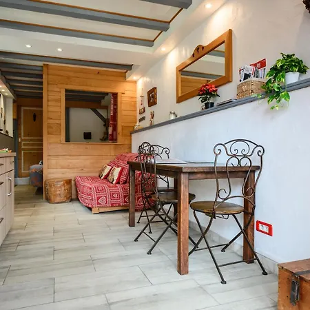 別荘 La Petite Maison Des *