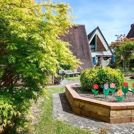 La Petite Maison Des *